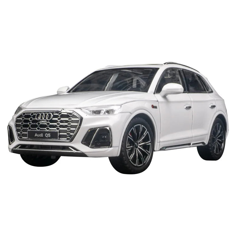 1: 24 simulation Audi Q5 alloy off-road vehicle model, doors and engine hood, trunk can be opened with sound and light gifts
