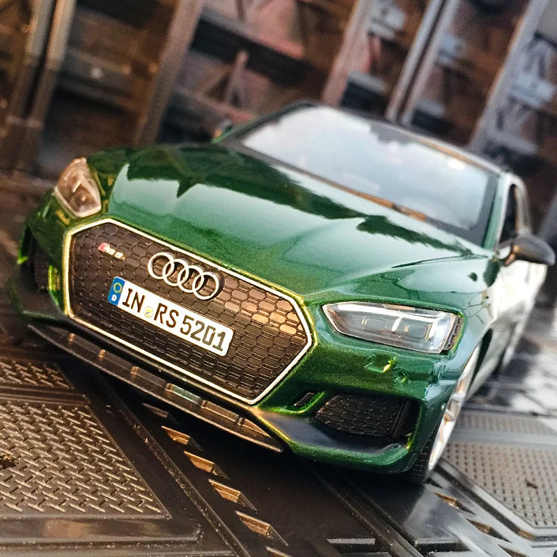 Bburago 1:24 simulation Audi RS5 Coupe alloy car model  doors can be opened suitable for collection and can be given as a gift