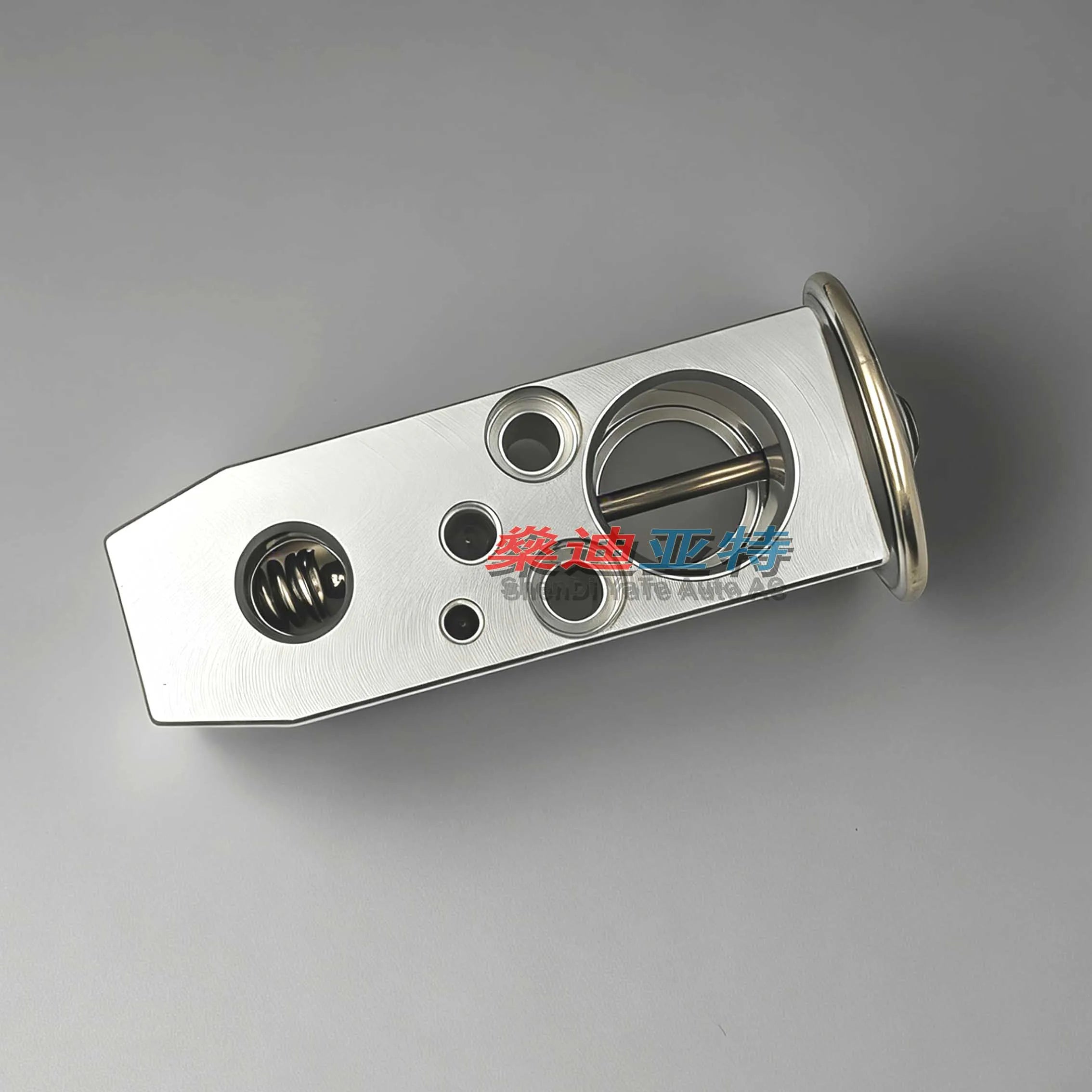 JQD500070 Automotive Air Conditioning Expansion Valve For 2010-2015 Land Rover Defender L316 2.2 2.4
