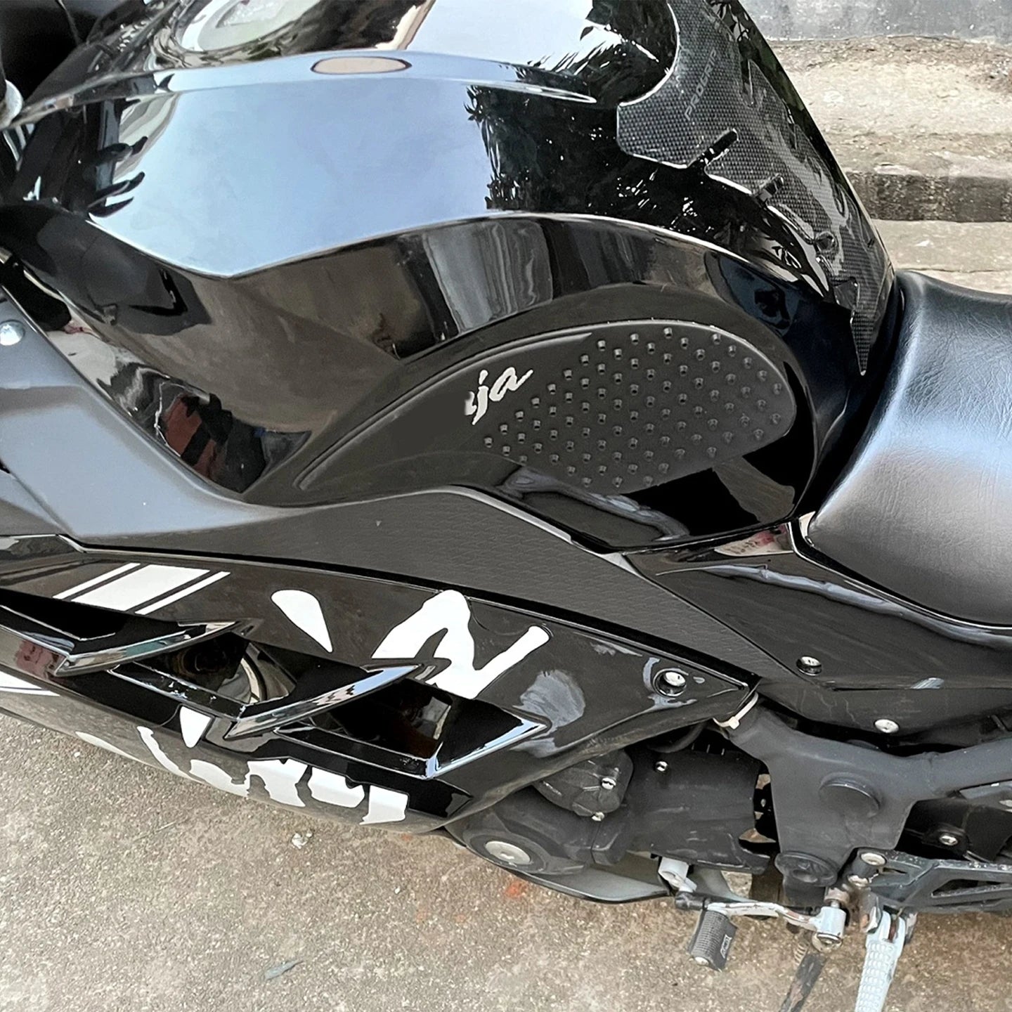 For Kawasaki Ninja 125 Ninja 250 Ninja 300 2013–2022 Motorcycles Stickers Tank Pad Stickers Tank Pad Anti-Slip Sticker Knee Pads