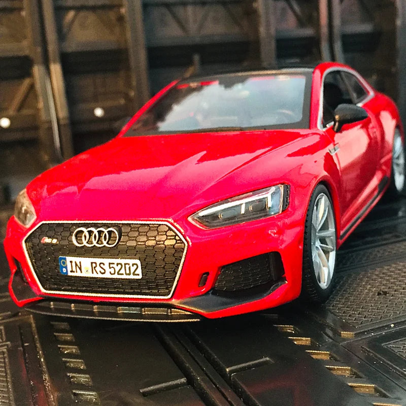 Bburago 1:24 simulation Audi RS5 Coupe alloy car model  doors can be opened suitable for collection and can be given as a gift