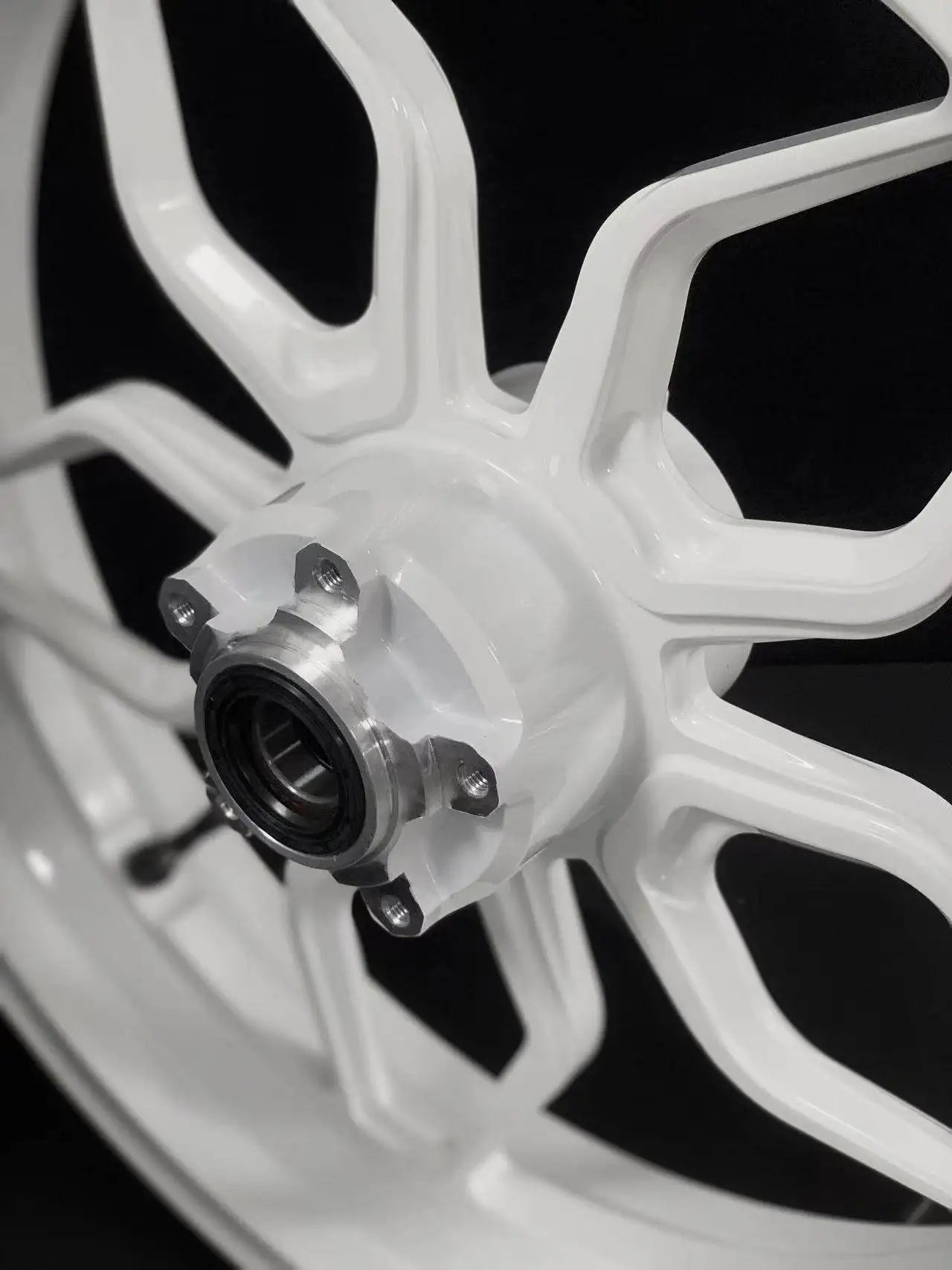 Suitable for Ducati  Panigale V4 V4S V4R 2018-2025 Forged Aluminum Alloy Wheel Hubs - CNC Lightweight Motorcycle Wheels