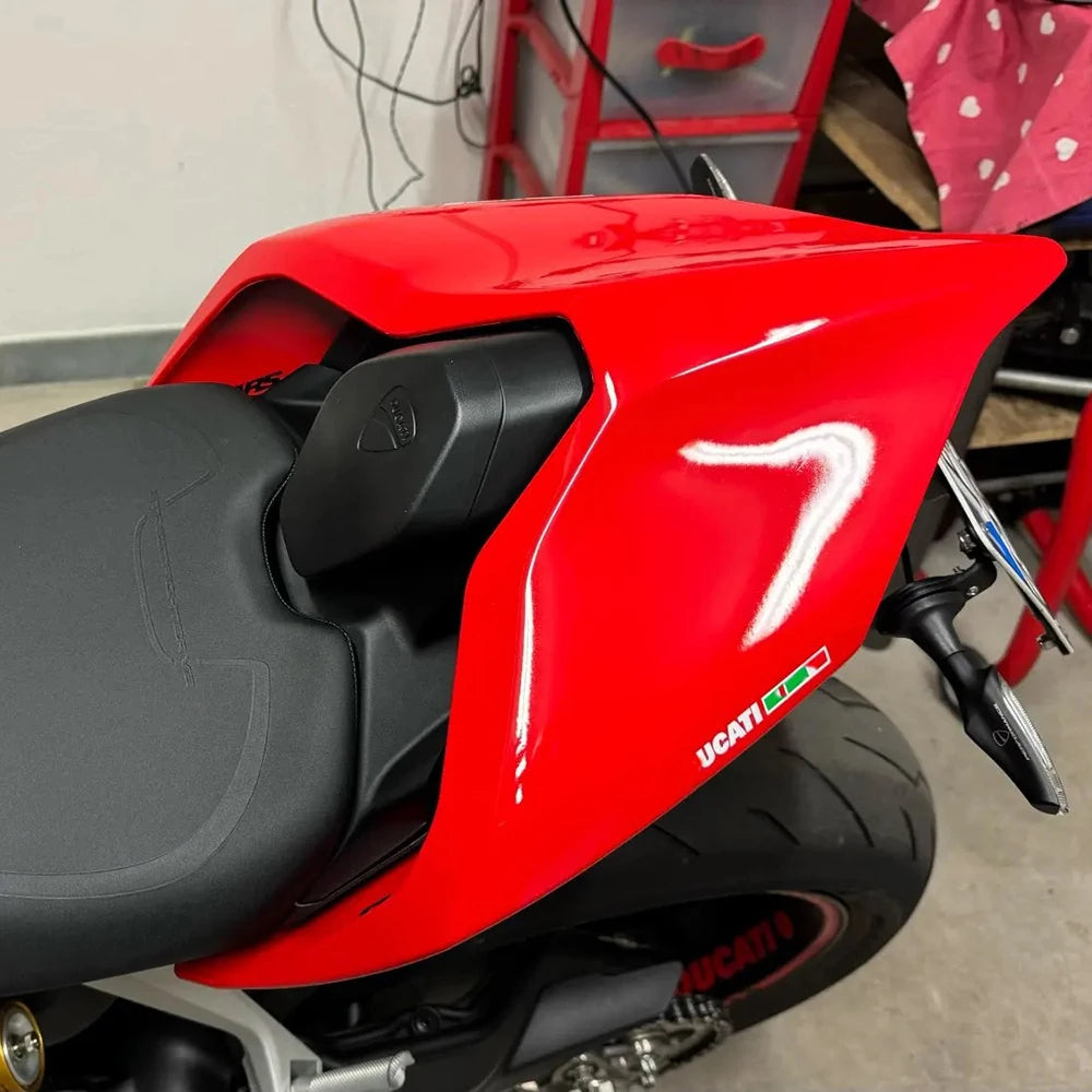 New Motorcycle Carbon Fiber Rear Hump Seat Cowl For DUCATI Superleggera Panigale V2 V4 V4S V4R Streetfighter V4/S V2 Accessories