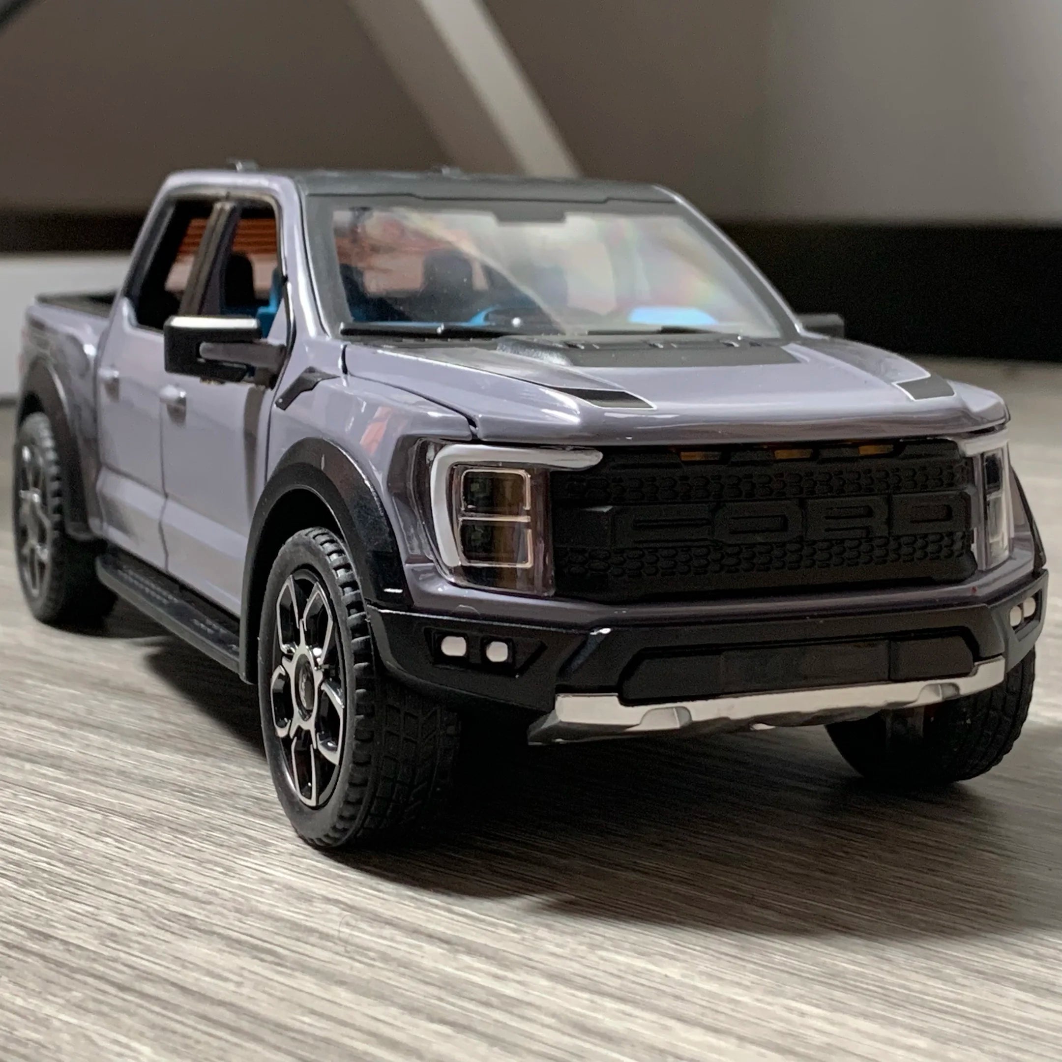 1:20 Ford Raptor F150 Pickup Truck Toy Car Model Alloy Diecast Doors Opened Pull Back Sound Light Scale Model Car Toys For Boys