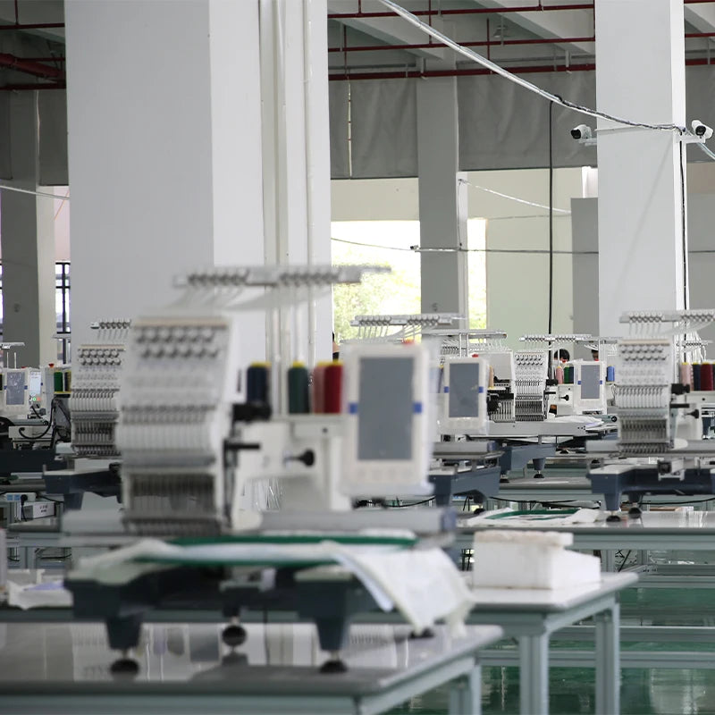 [Più venduto] Macchina da ricamo industriale a testa singola 12 fili di alta qualità, ricamatrice automatica computerizzata per cappelli e digitale