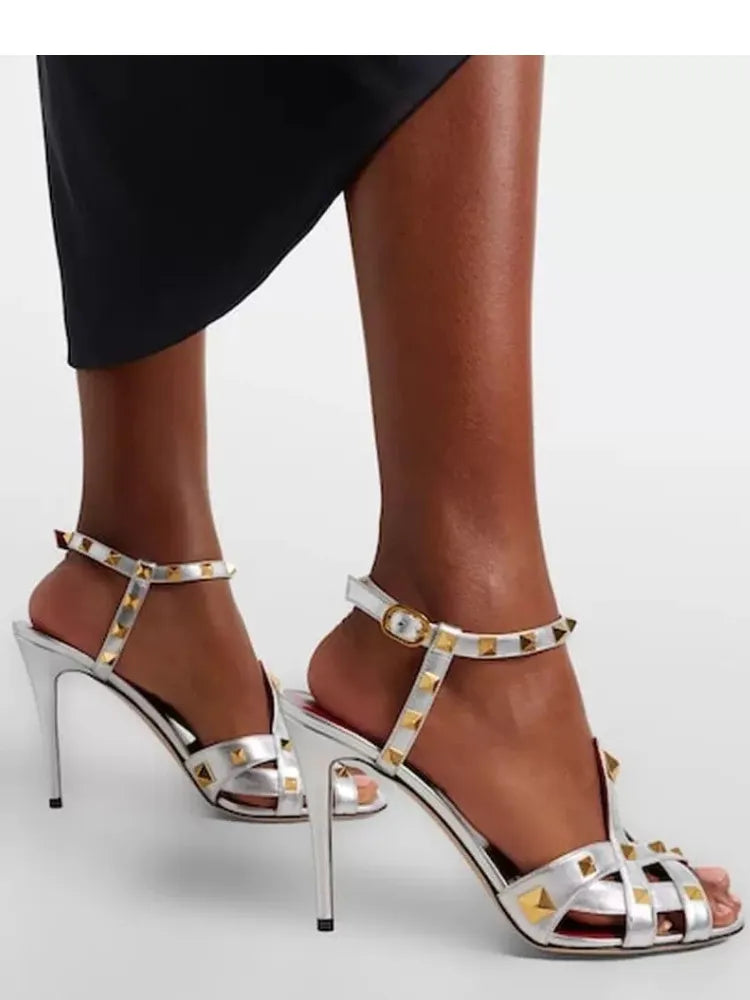 Sandali da donna con tacco alto sottile a bocca di pesce e rivetto a testa rotonda, estate 2026, sandali da donna alla moda per feste, taglie forti