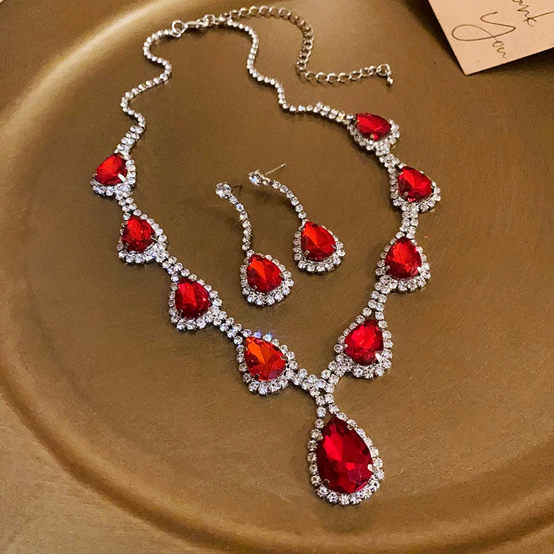 Set di collana e orecchini con strass rossi intarsiati, di lusso leggero, collana girocollo a goccia, set di gioielli per feste di nozze da sposa