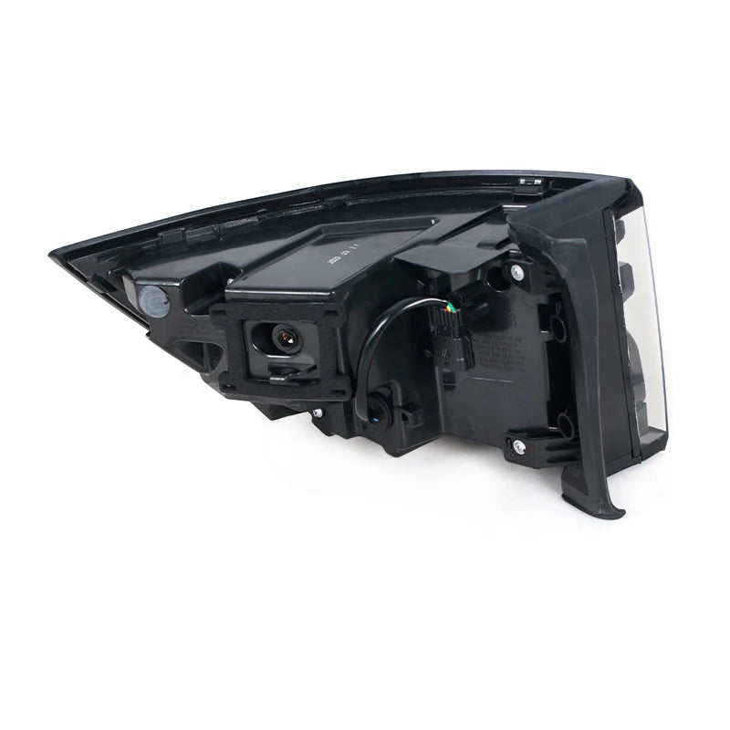 LED Rear Bumper Tail Light For Land Rover Discovery Sport 2020 2021 2022 2023 Brake Light Tail Lamp Assembly LR149765 LR149764