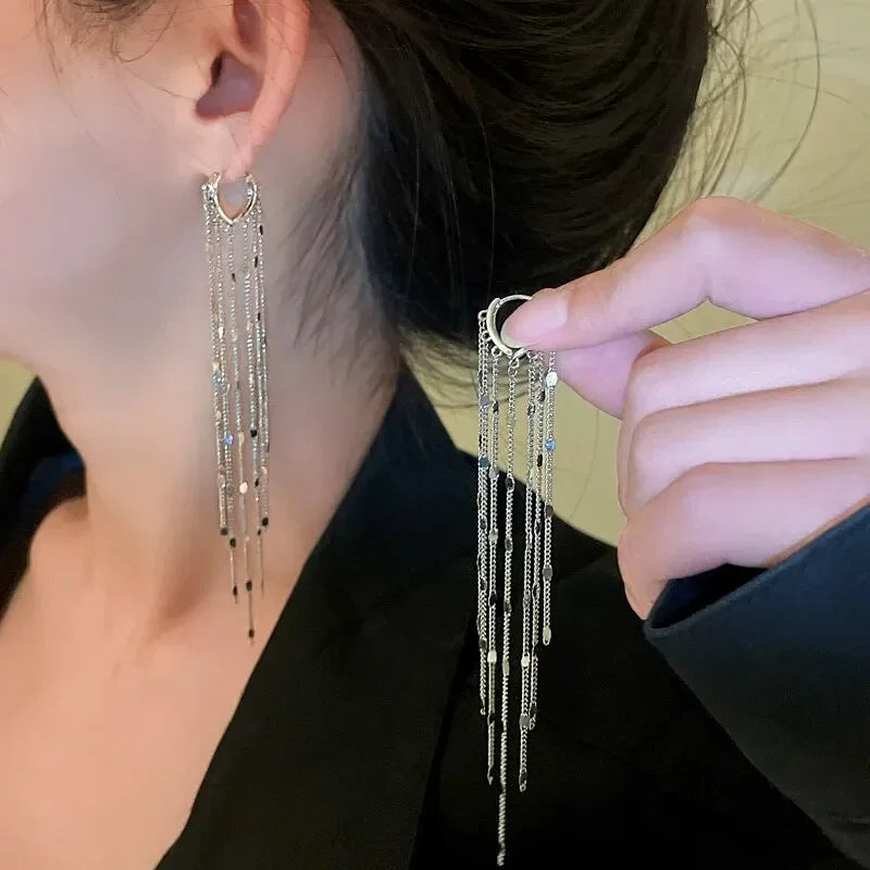 Orecchini pendenti da donna con strass a nappa lunga e catene, colore oro, orecchini pendenti delicati con ciondoli, gioielli di moda