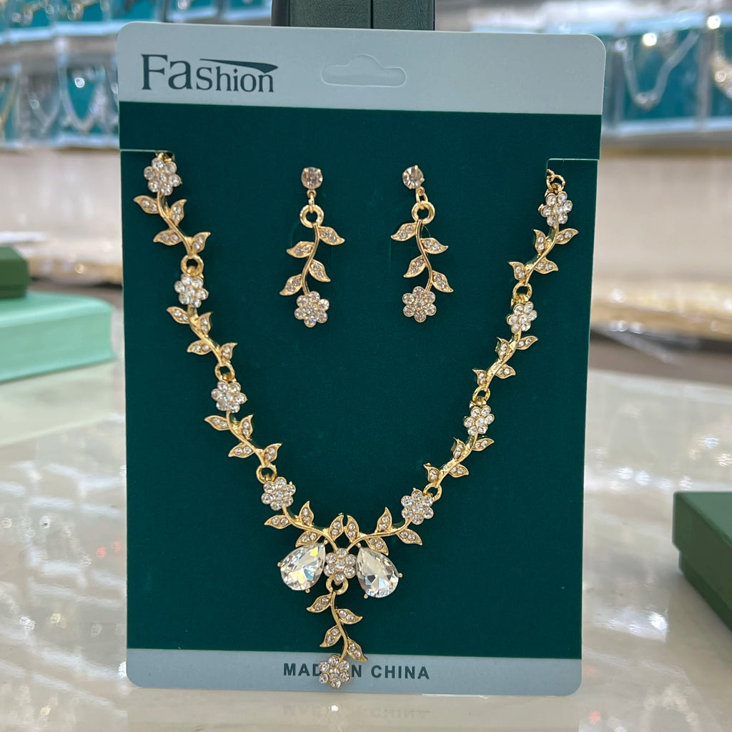 Set Gioielli da Donna 3 Pezzi con Collana e Orecchini a Fiore, Ideale per Matrimoni, Feste e Regali Festivi