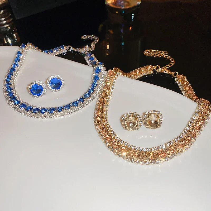 Collana e Orecchini da Donna Decorati con Strass Set di Gioielli alla Moda Accessori Tendenza per Feste e per Decorare l'Abbigliamento Quotidiano