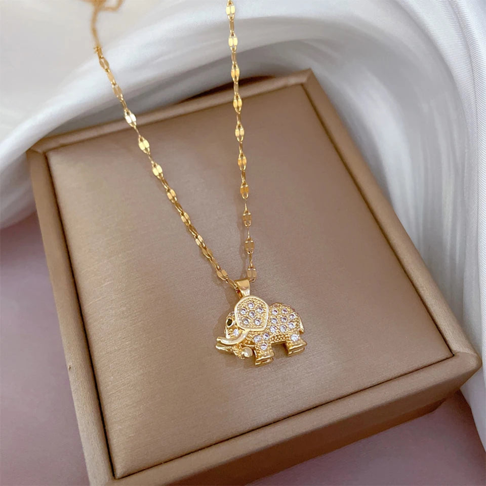Collana ZAKOL classica color oro in acciaio inossidabile da donna con ciondolo a cuore geometrico in zircone brillante, gioielli regalo