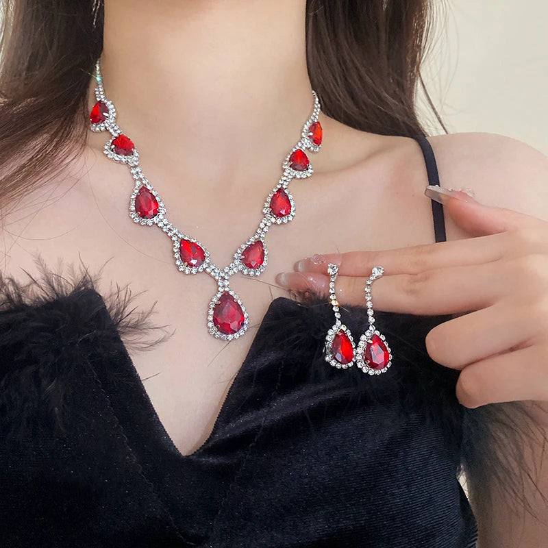 Set di collana e orecchini con strass rossi intarsiati, di lusso leggero, collana girocollo a goccia, set di gioielli per feste di nozze da sposa