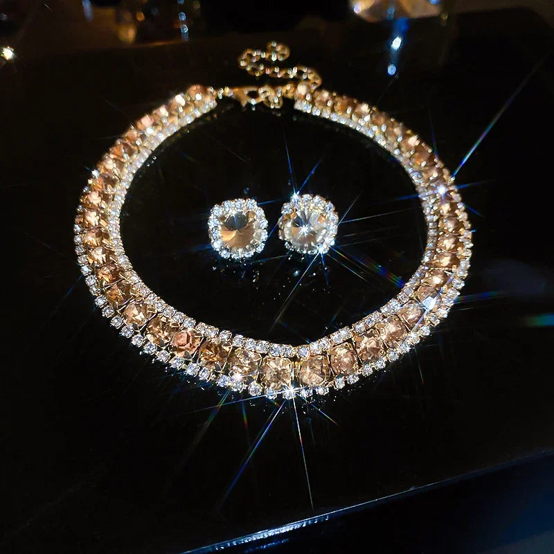 Set di collana e orecchini da donna decorati con strass, gioielli alla moda, accessori eleganti per feste e per decorare il tuo abbigliamento quotidiano