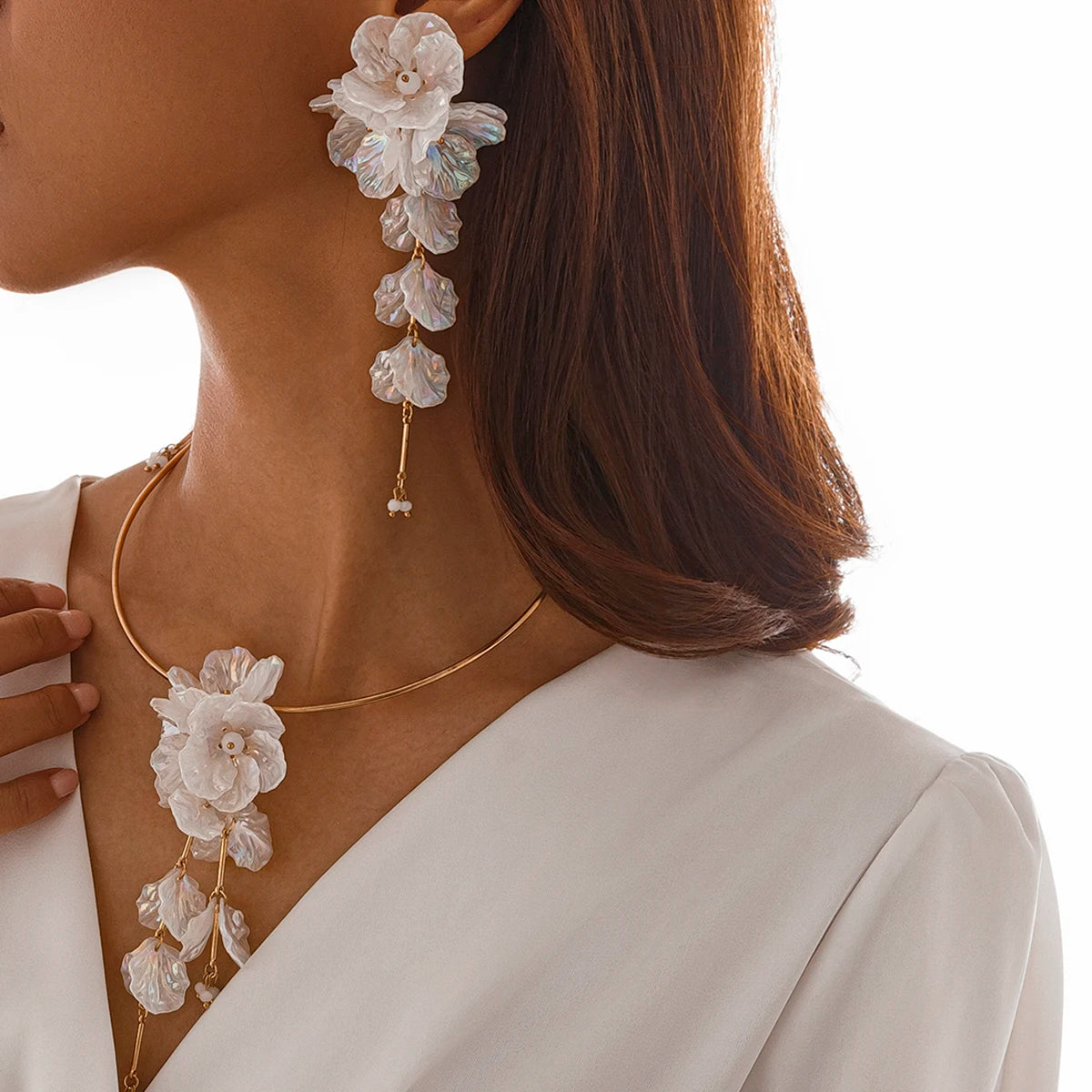 Ingemark Creative Punk Torques Catena Collana Donna Orecchini Pendenti con Fiori Bianchi Eleganti Gioielli da Sposa