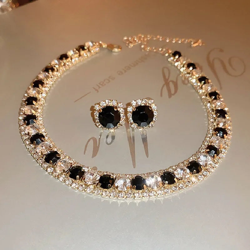 Set di collana e orecchini da donna decorati con strass, gioielli alla moda, accessori eleganti per feste e per decorare il tuo abbigliamento quotidiano
