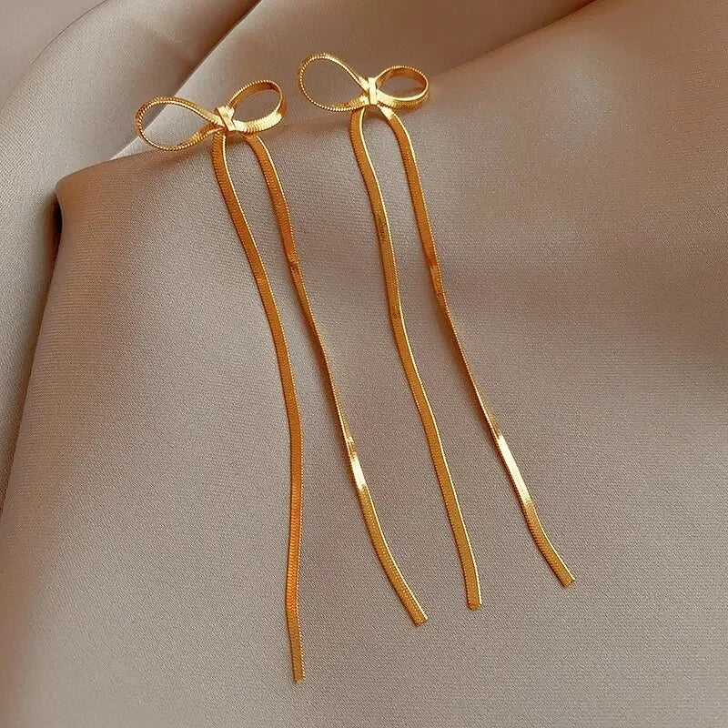 Orecchini pendenti da donna con strass a nappa lunga e catene, colore oro, orecchini pendenti delicati con ciondoli, gioielli di moda