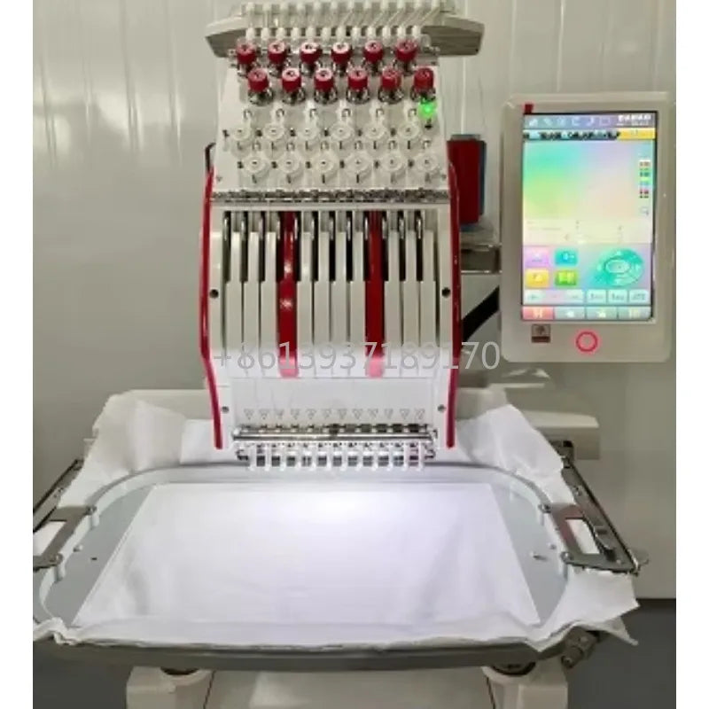 Macchina da ricamo Mini Monotesta 15 aghi Multifunzione per magliette, cappellini, capi piatti Operazione computerizzata