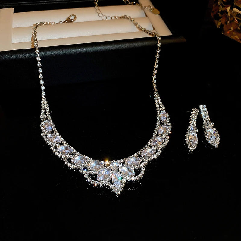 Ingelegde Rode Strass Ketting Oorbellenset Voor Vrouwen Licht Luxe Waterdruppel Choker Ketting Bruids Feest Juwelensets