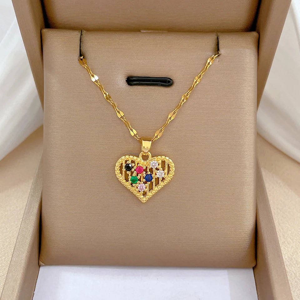 ZAKOL Collana Classica Color Oro in Acciaio Inossidabile da Donna Collane con Pendente a Cuore Geometrico in Zircone Brillante Gioielli Regalo
