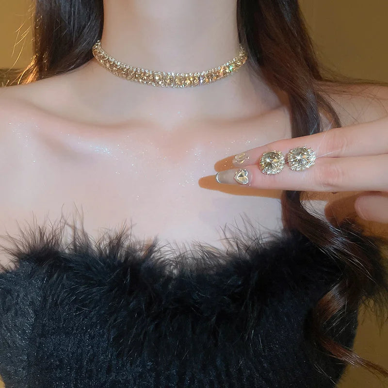 Set di collana e orecchini da donna decorati con strass, gioielli alla moda, accessori eleganti per feste e per decorare il tuo abbigliamento quotidiano