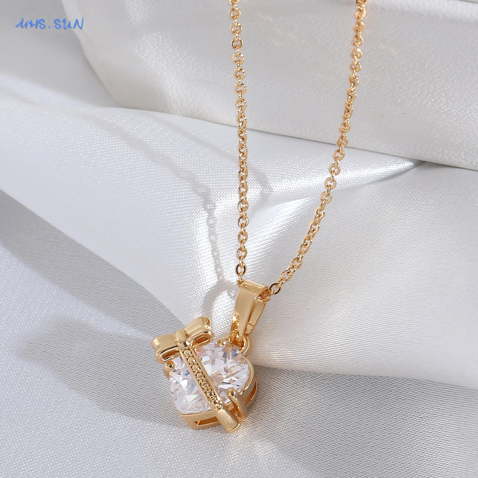SUNSLL Sacro Cuore Rosso Croce Zircone Cubico Ciondoli Collane Lusso Donne Placcato Oro Romantico Amore Anniversario Gioielli Regalo
