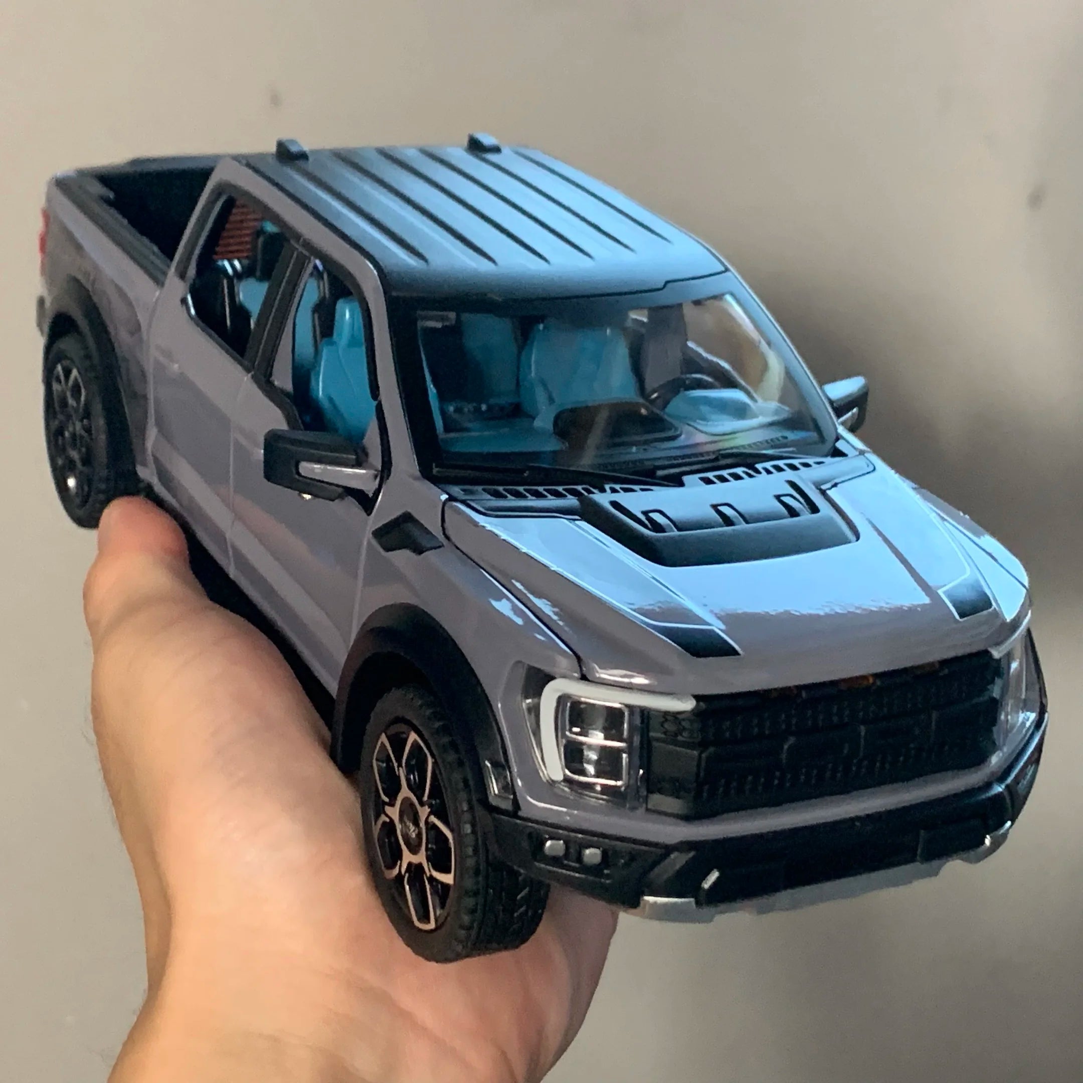 1:20 Ford Raptor F150 Pickup Truck Toy Car Model Alloy Diecast Doors Opened Pull Back Sound Light Scale Model Car Toys For Boys