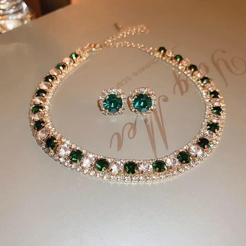 Collana e Orecchini da Donna Decorati con Strass Set di Gioielli alla Moda Accessori Tendenza per Feste e per Decorare l'Abbigliamento Quotidiano