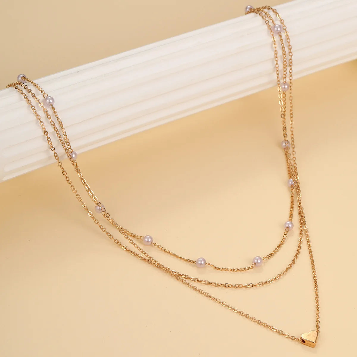 LATS Collane con Ciondolo a Cuore d'Amore a Croce in Perle Multistrato per Donna Colore Oro Moda Catena Clavicola Tendenza Gioielli 2024