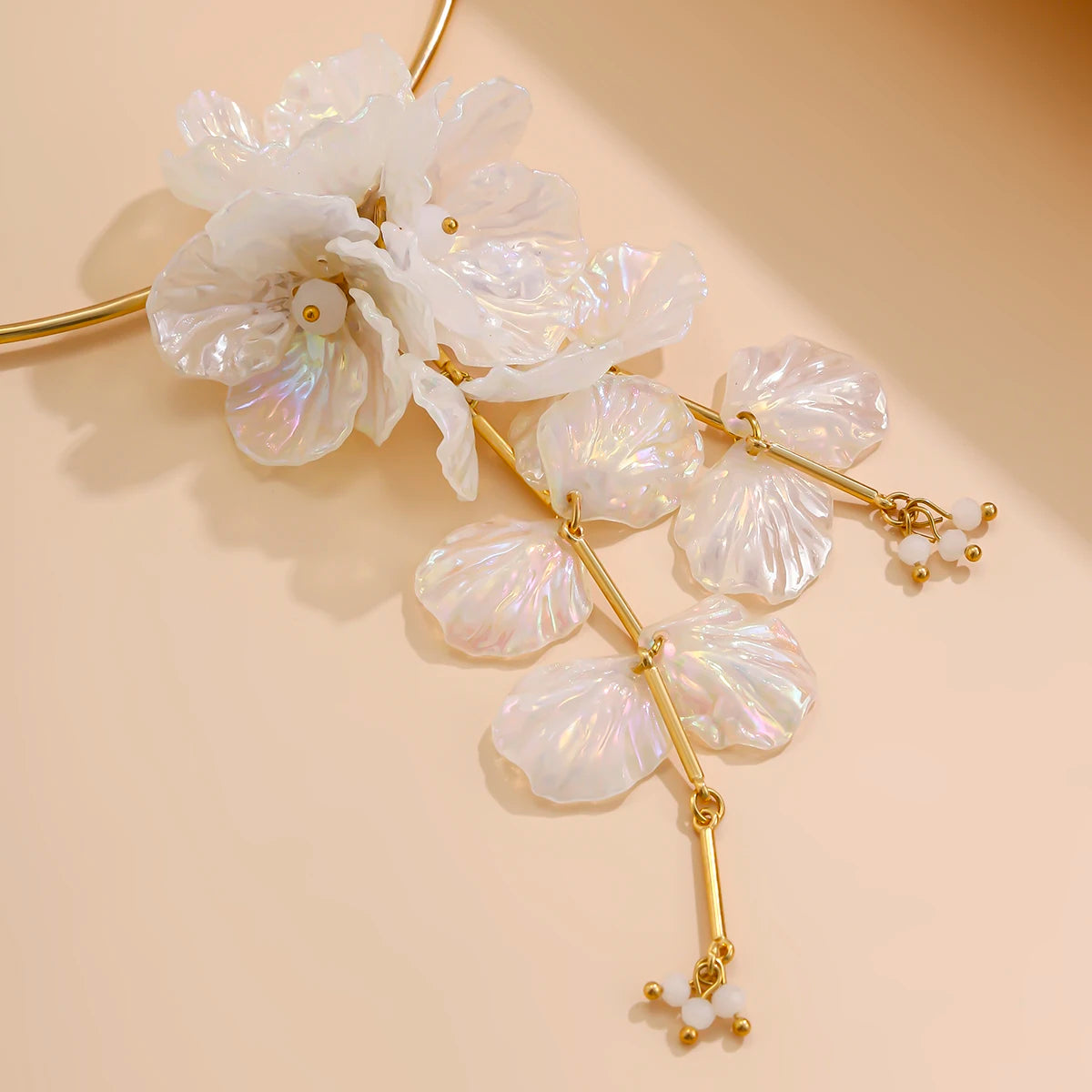 Ingemark Creative Punk Torques Catena Collana Donna Orecchini Pendenti con Fiori Bianchi Eleganti Gioielli da Sposa