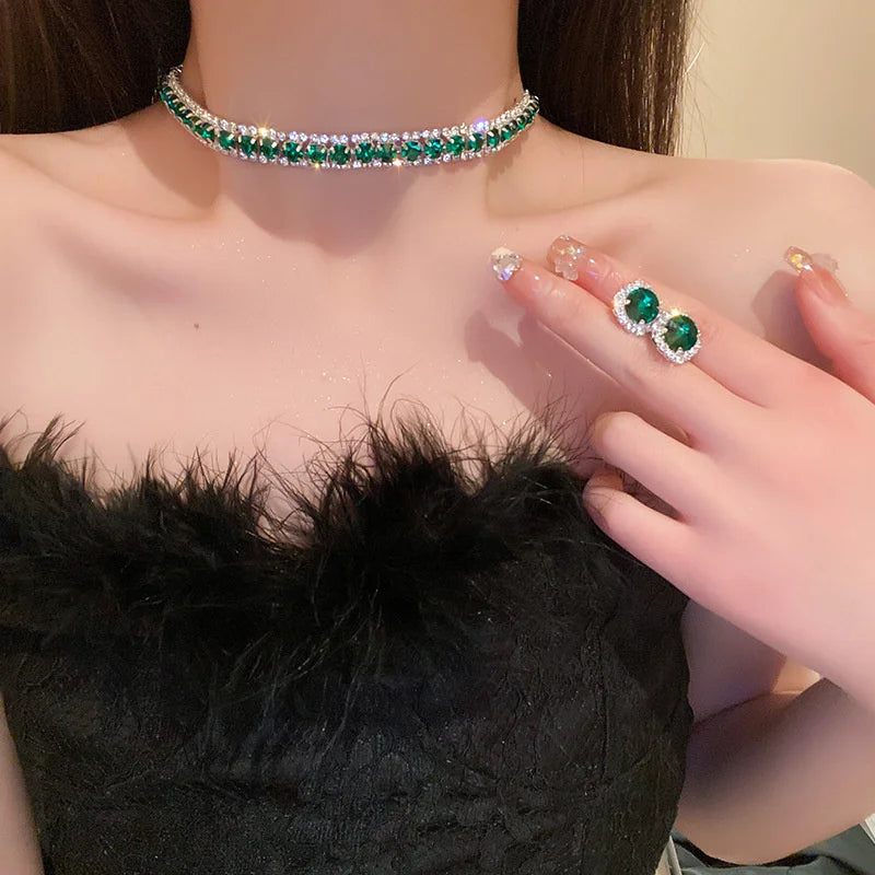 Set di collana e orecchini da donna decorati con strass, gioielli alla moda, accessori eleganti per feste e per decorare il tuo abbigliamento quotidiano