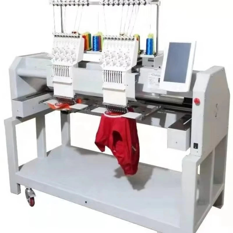 Macchina da ricamo per capi T-shirt di alta qualità, macchina da ricamo computerizzata a una testa, macchina da ricamo piatta per abbigliamento