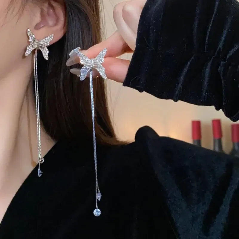 Orecchini pendenti da donna con strass a nappa lunga e catene, colore oro, orecchini pendenti delicati con ciondoli, gioielli di moda