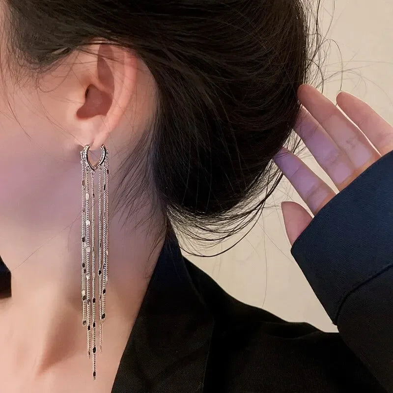 Orecchini pendenti da donna con strass a nappa lunga e catene, colore oro, orecchini pendenti delicati con ciondoli, gioielli di moda