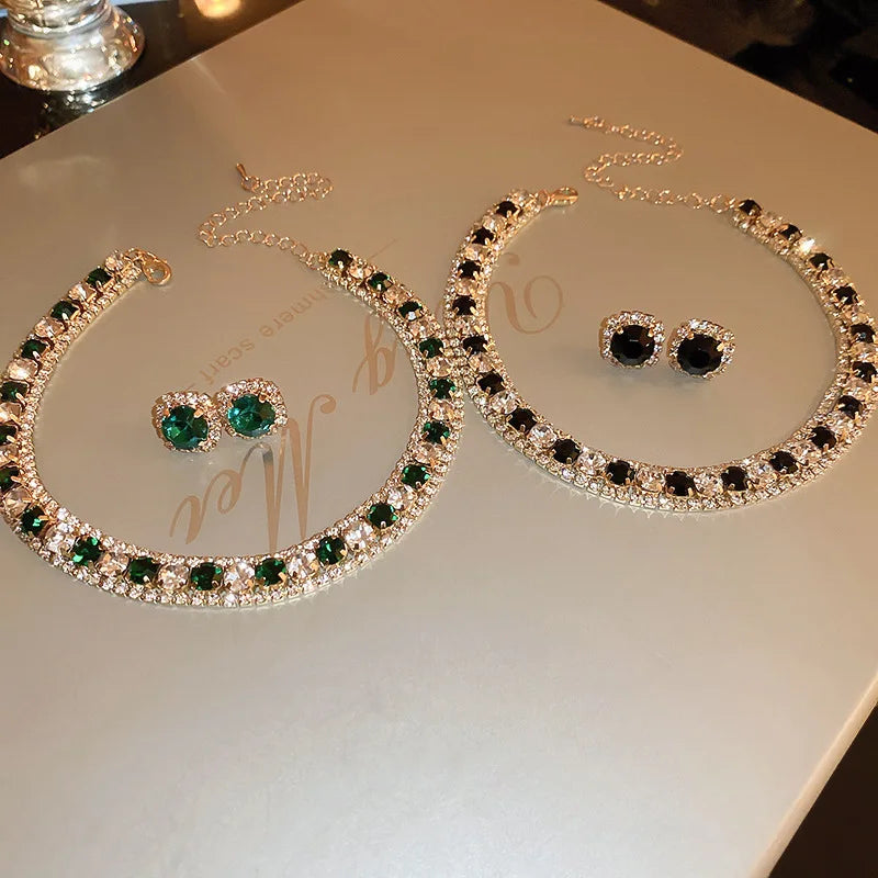 Collana e Orecchini da Donna Decorati con Strass Set di Gioielli alla Moda Accessori Tendenza per Feste e per Decorare l'Abbigliamento Quotidiano