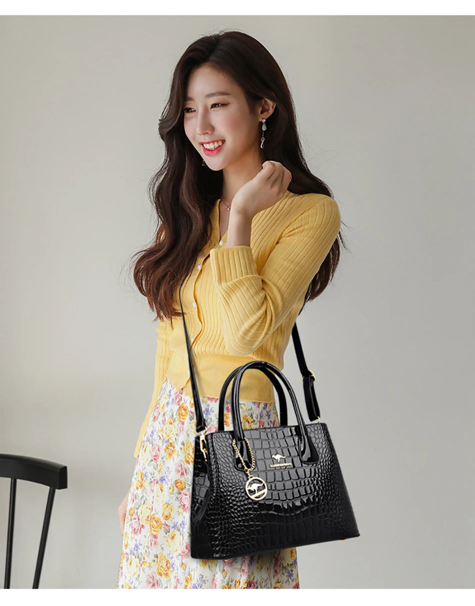 Borsa Tote in Pelle Verniciata con Motivo Coccodrillo per Donna, Borsa a Tracolla di Lusso di Design 2024 per Donna