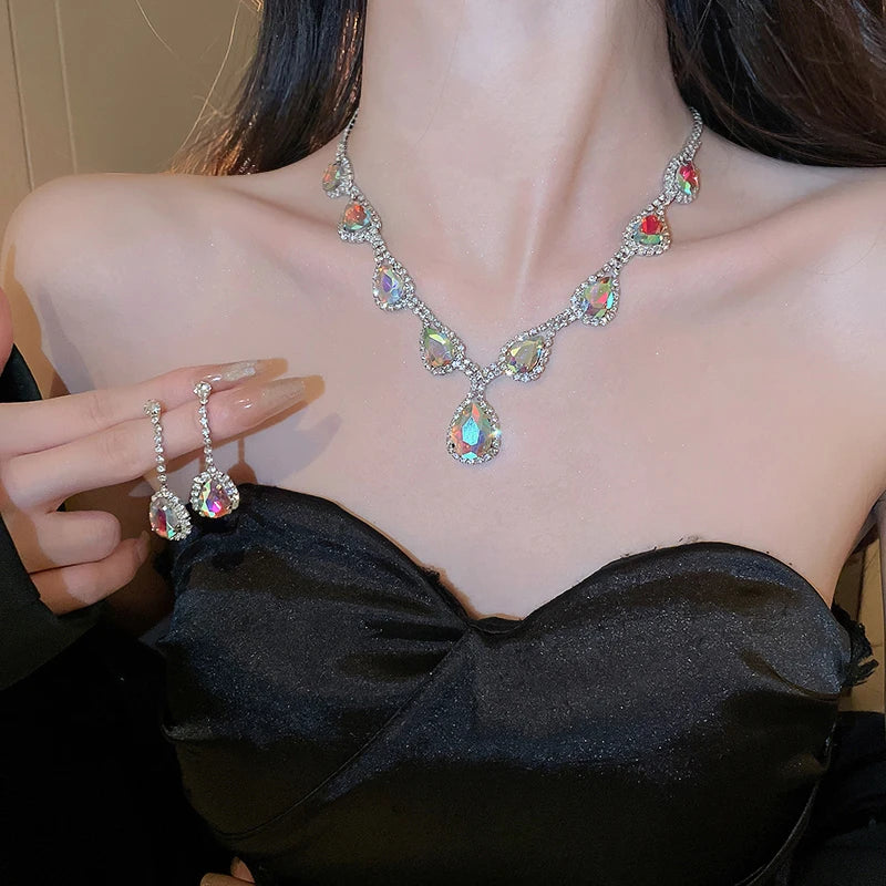 Set di collana e orecchini con strass rossi intarsiati, di lusso leggero, collana girocollo a goccia, set di gioielli per feste di nozze da sposa