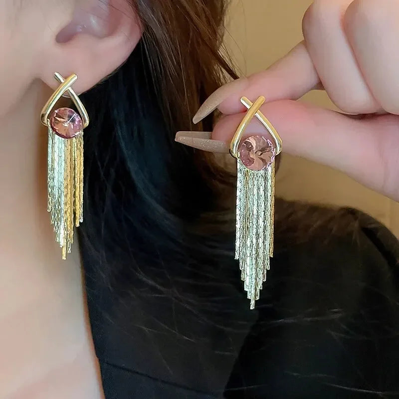Orecchini pendenti da donna con strass a nappa lunga e catene, colore oro, orecchini pendenti delicati con ciondoli, gioielli di moda