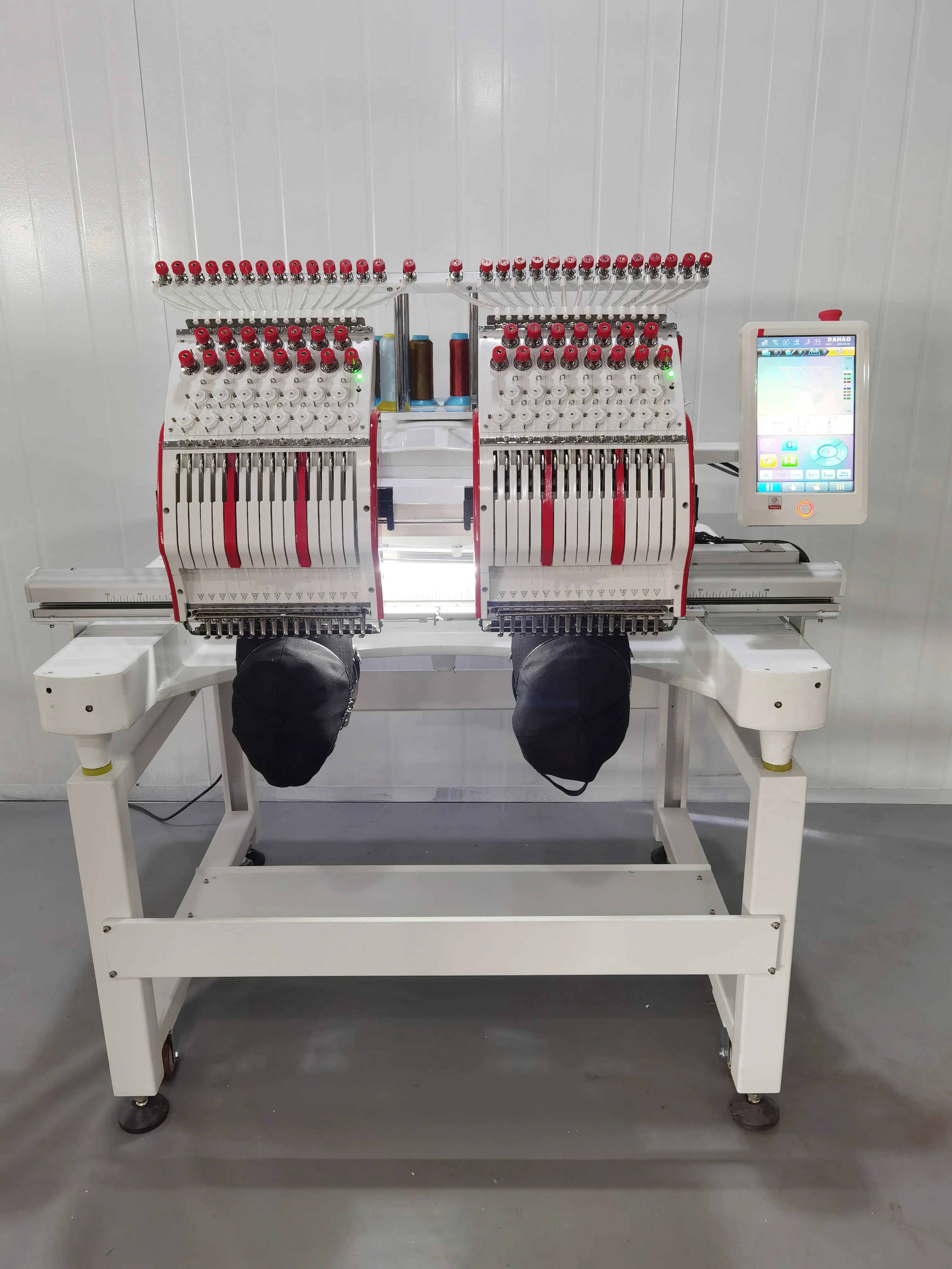Macchina da ricamo per capi T-shirt di alta qualità, macchina da ricamo computerizzata a una testa, macchina da ricamo piatta per abbigliamento