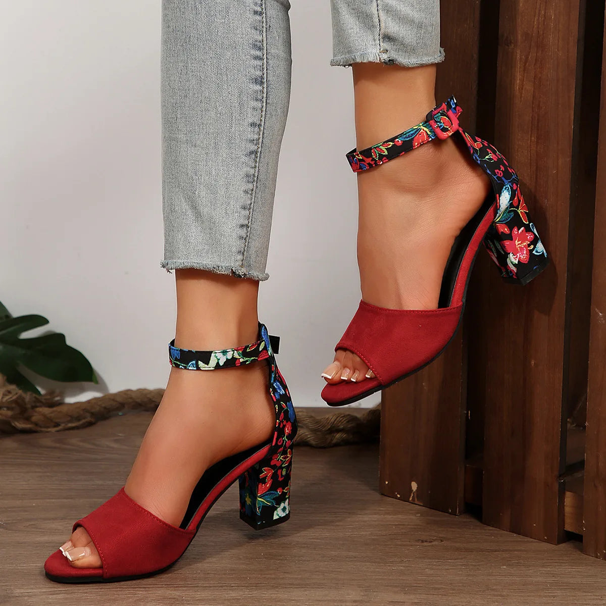 Scarpe estive da donna 2026 Sandali alti con stampa floreale vintage, open toe, tacco alto, casual, con fibbia alla caviglia