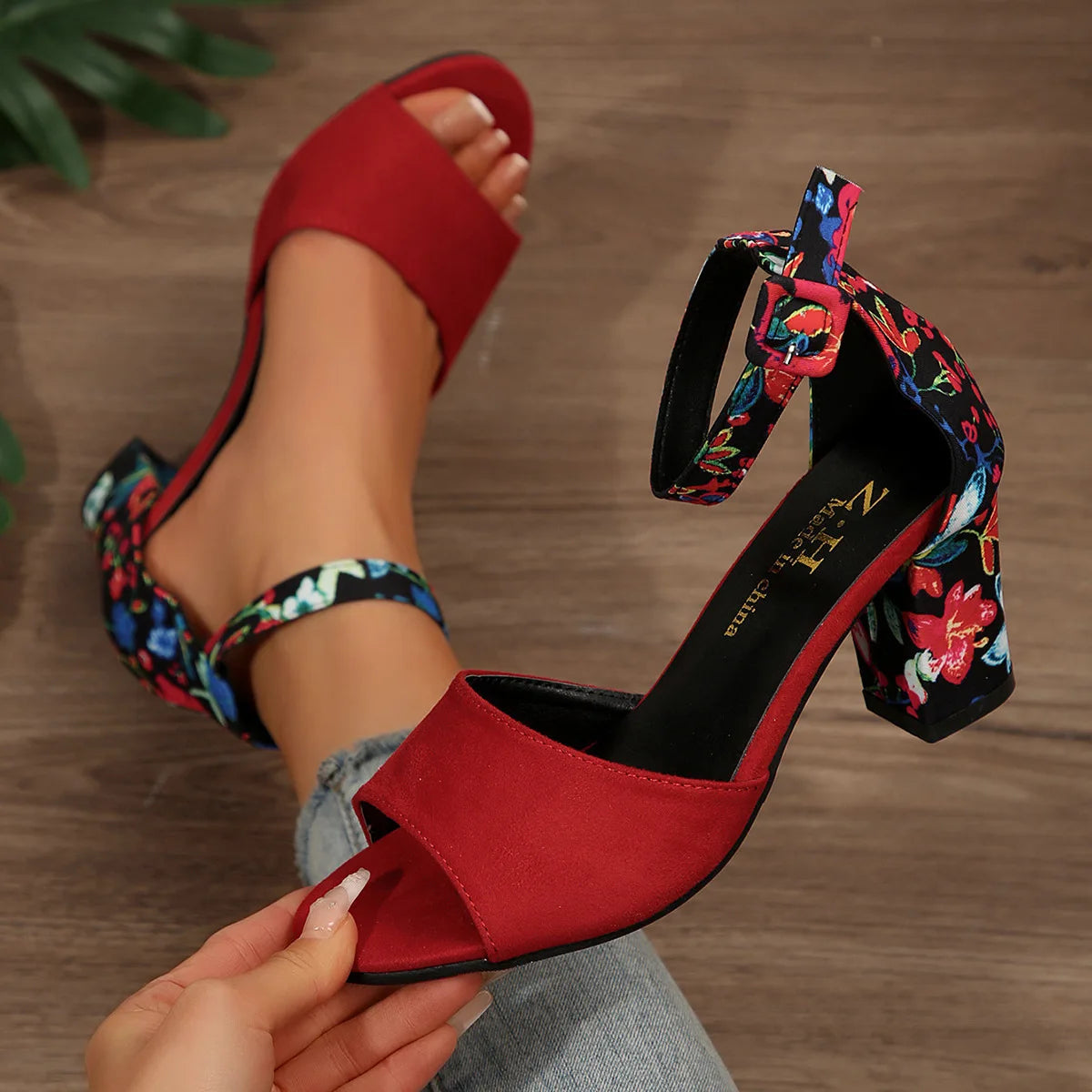 Scarpe estive da donna 2026 Sandali alti con stampa floreale vintage, open toe, tacco alto, casual, con fibbia alla caviglia
