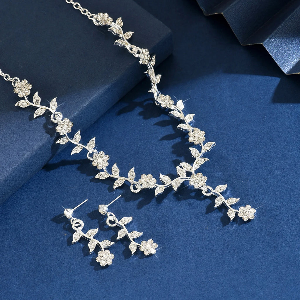 Set Gioielli da Donna 3 Pezzi con Collana e Orecchini a Fiore, Ideale per Matrimoni, Feste e Regali Festivi