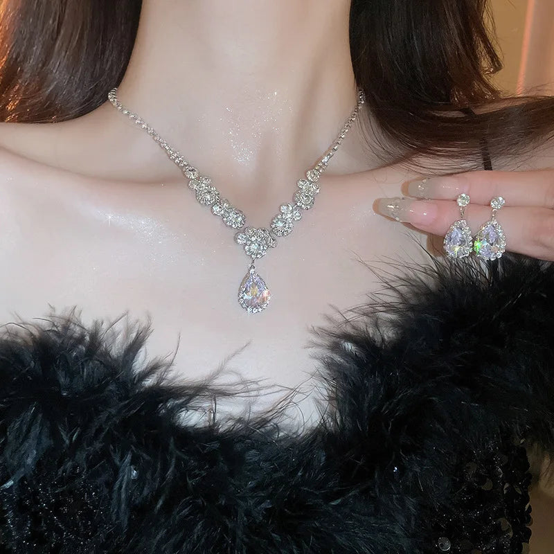 Collana con strass lucidi e orecchini a goccia grandi per donna, Set di gioielli da sposa per abiti da sera