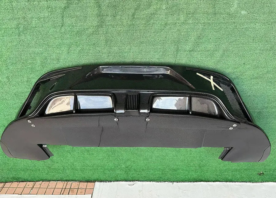 For Porsche Taycan Carbon fiber Diffuser rear bumper diffuser spoiler rear lip Shunt Car parts MS style upgrade body kit