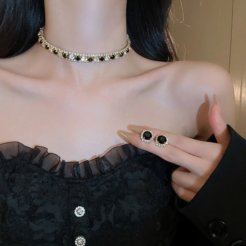 Set di collana e orecchini da donna decorati con strass, gioielli alla moda, accessori eleganti per feste e per decorare il tuo abbigliamento quotidiano