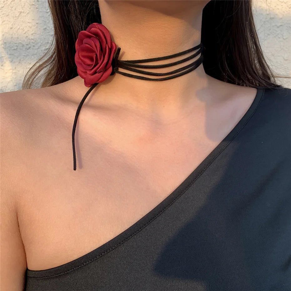 Collana girocollo con catena alla clavicola in corda regolabile in stile gotico romantico a forma di rosa grande, per donne e ragazze, accessori Y2K, stile coreano