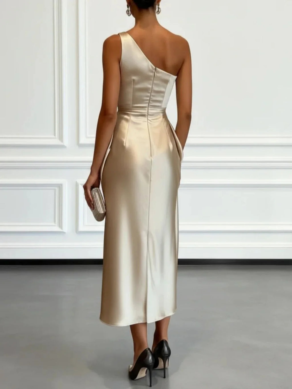 Satijnen midi-jurk met één schouder, geplooide taille, elegante mouwloze feestjurk