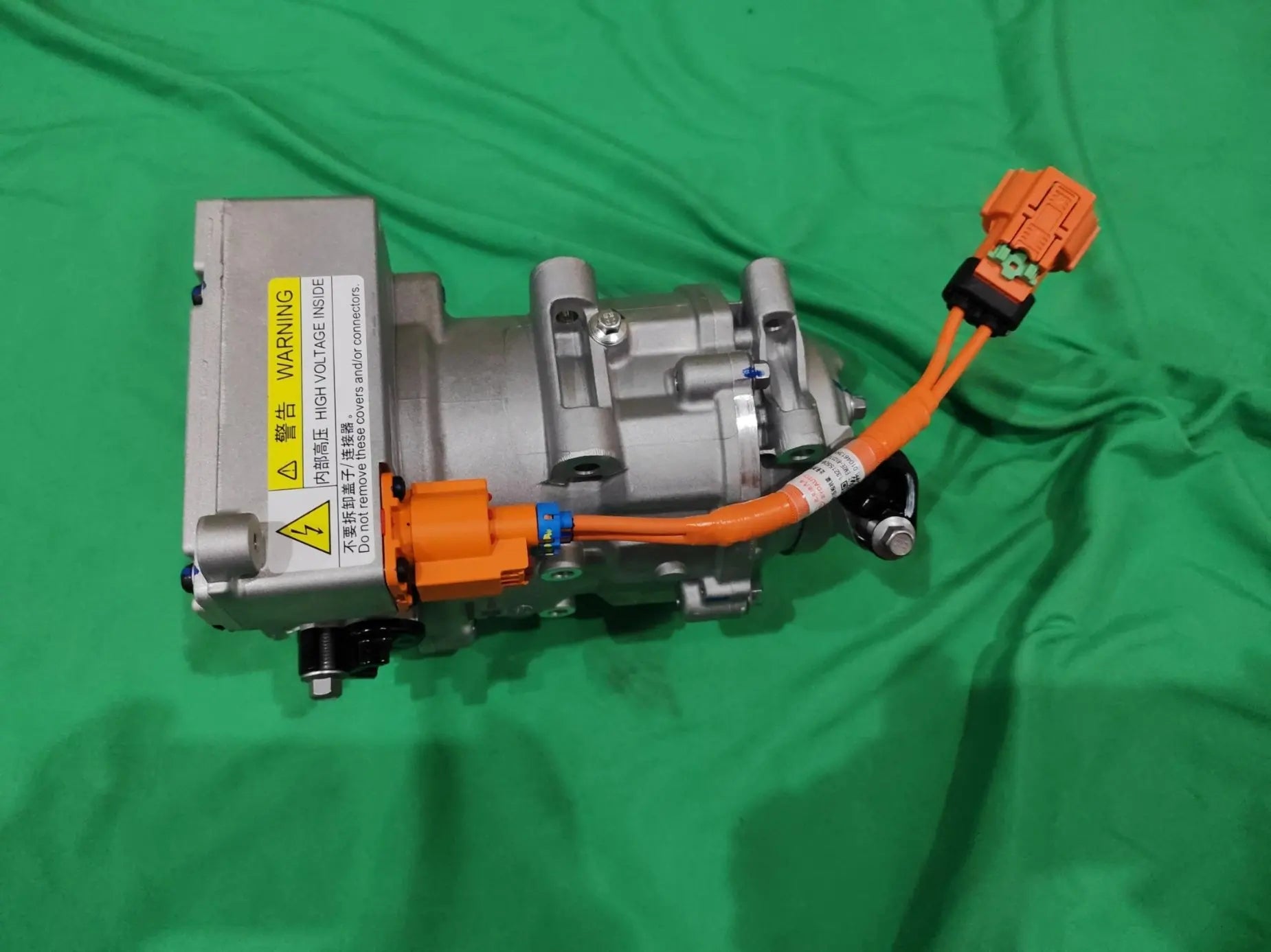 Original OEM Brand New High Voltage Hybrid AC Compressor for BYD Dolphin EM2EKA-8103020 Auto AC Replacement Part