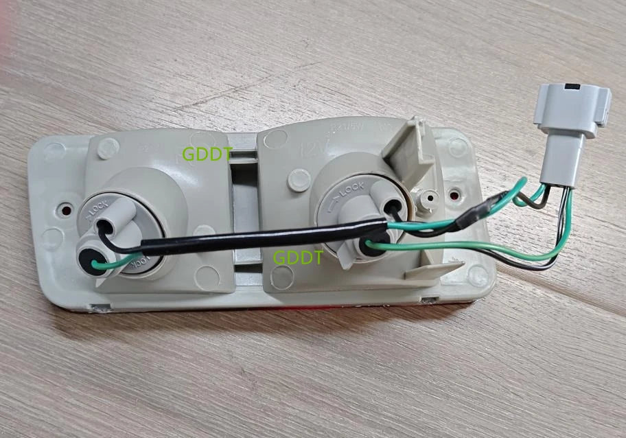 L or R Rear Bumper Lamp for Nissan Patrol Y61 Tail Bumper Light Not for Gr Small Stop Parking Turning Lamp with Bulb