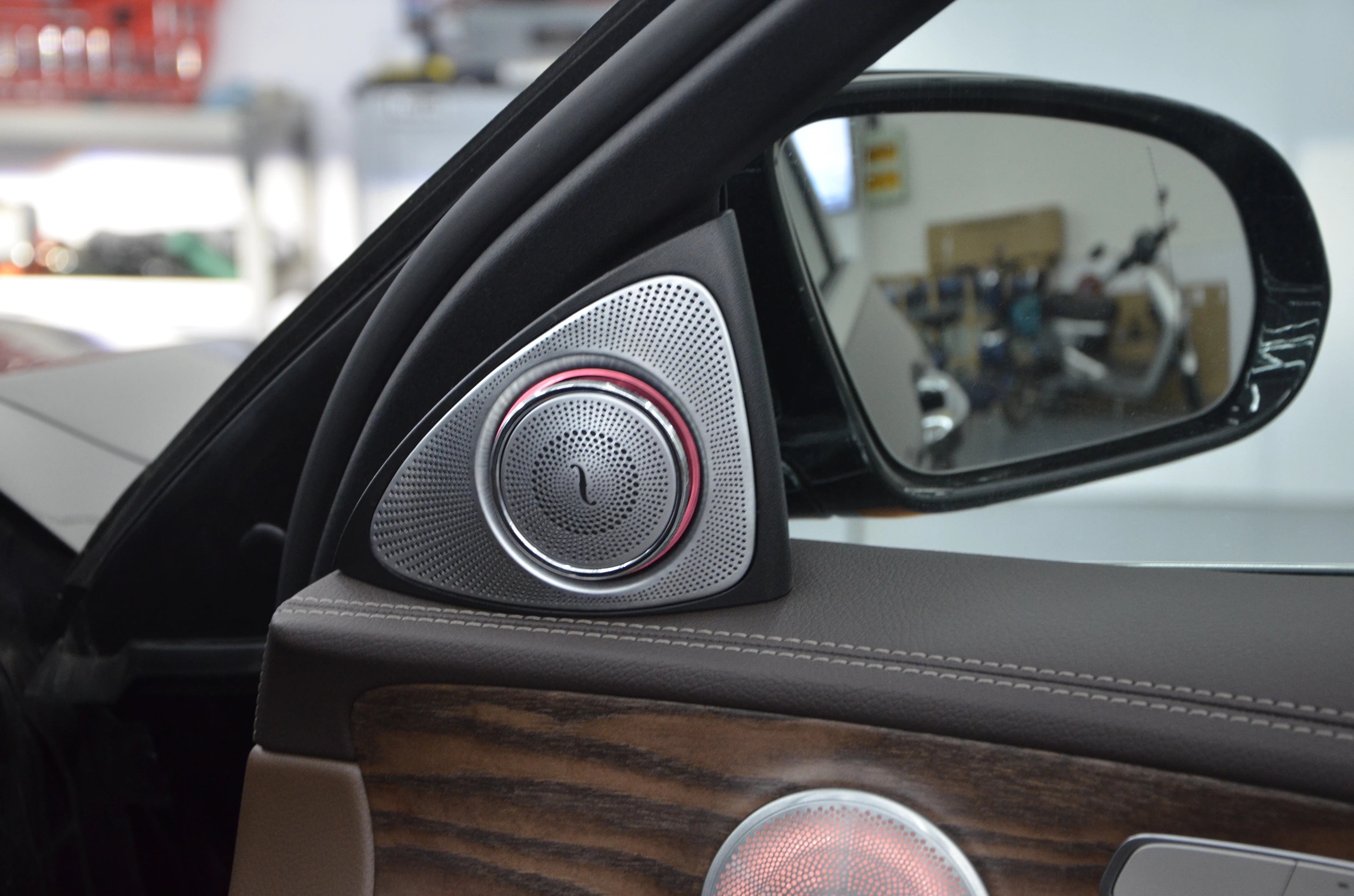 64 Colors 3D Rotary Tweeter Speaker with Ambient Lighting System for Mercedes Benz E-class W21302016-2020